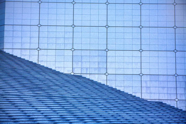 Modern Arkitektur Bakgrund Med Glasvägg Och Trappor — Stockfoto