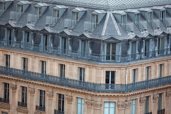 Typiska Arkitektur Paris Med Vindar — Stockfoto