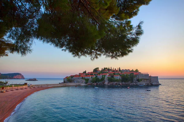 Paisagem Sveti Stefan Pequena Ilhota Mar Adriático Montenegro — Fotografia de Stock