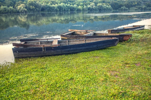 Paisaje Con Viejos Barcos Madera Orilla —  Fotos de Stock