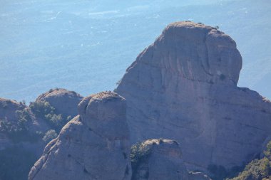 kayalık dağ zirvesinin yakın görüntü 