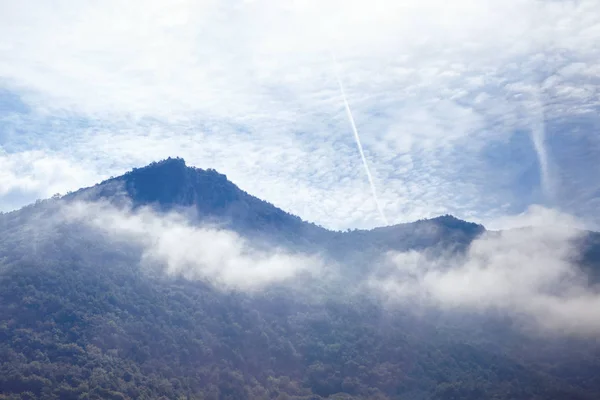 Wolken Über Den Bergen — Stockfoto