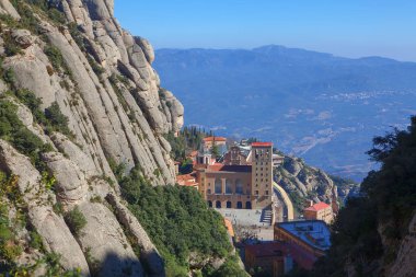 Montserrat manastırı ve dağlarının manzarası