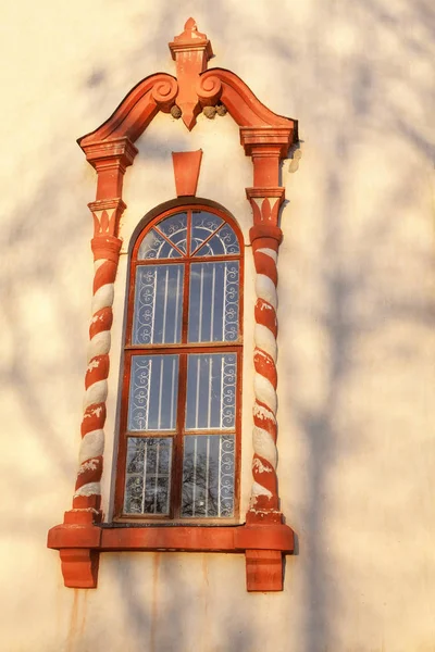 Fenêtre Église Avec Stuc — Photo