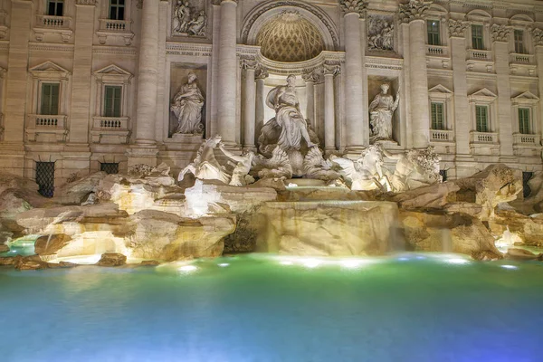 Illuminated Fontana Trevi Рим — стоковое фото