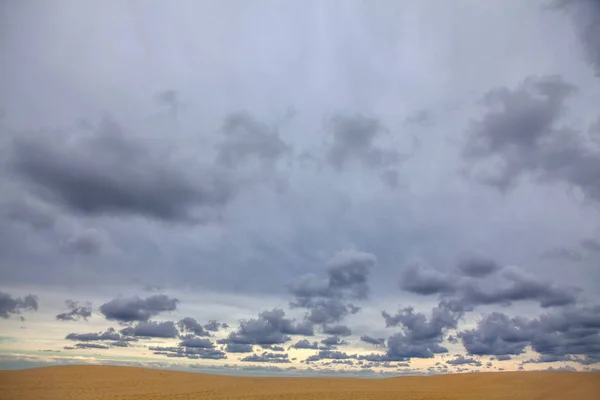 Nuvens Sobre Mar Duna Arenosa — Fotografia de Stock