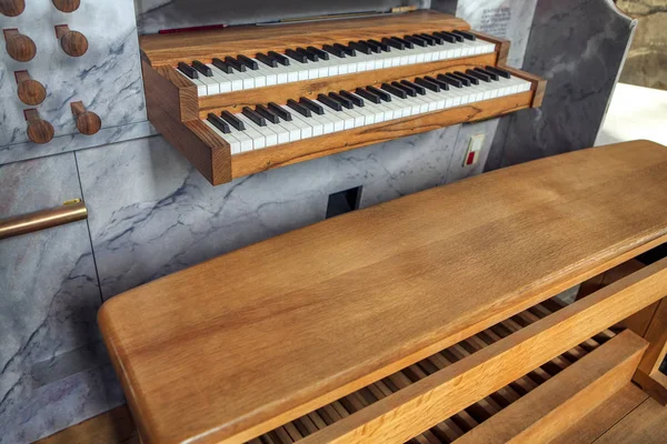 double row keys church organ