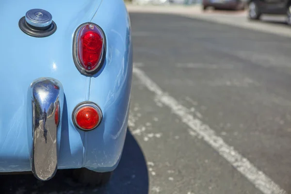 Voiture Vintage Bleue Sur Route — Photo