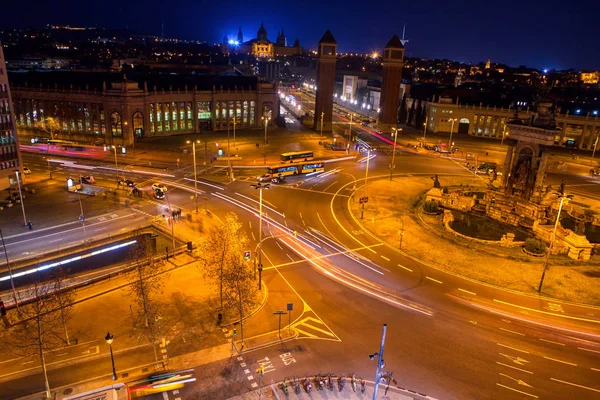 プラザ エスパーナ バルセロナ 照明付きの通りの景色 — ストック写真