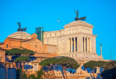 Roma'da Altare della Patria yan görünümü