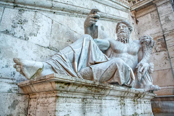Estatua Fuente Del Tirreno Roma —  Fotos de Stock