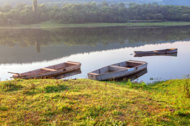 sabah tekneler ile pastoral doğa