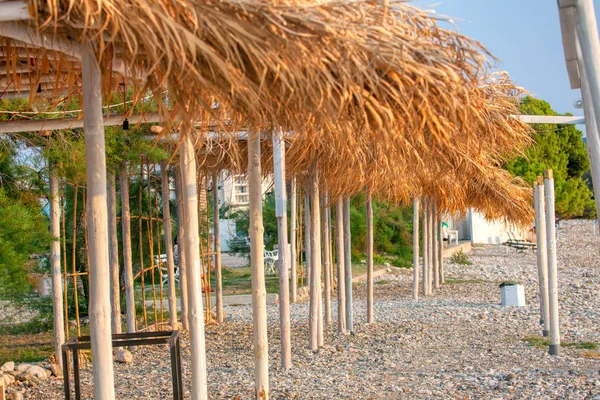 Playa Exótica Con Sombrilla Heno — Foto de Stock