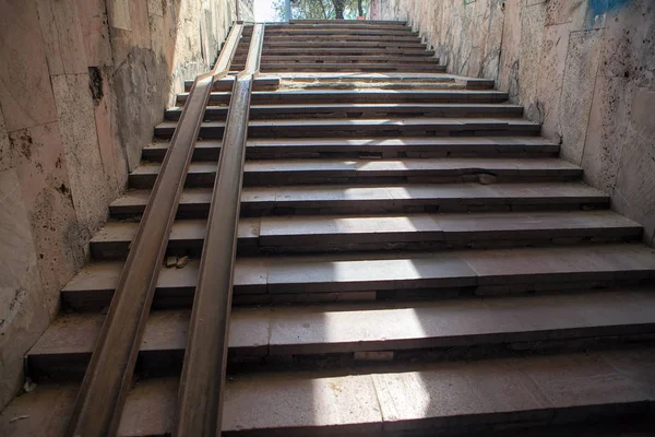 Escadas Subterrâneas Granito Cidade — Fotografia de Stock