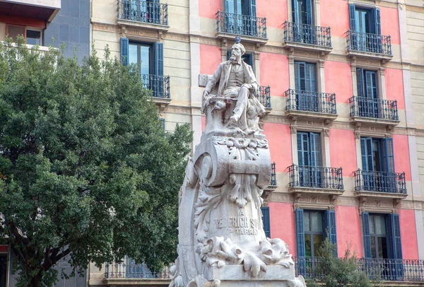 Frederic Soler Emlékmű Barcelonában — Stock Fotó