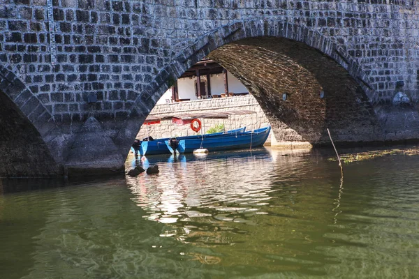 Ponte Medieval Sobre Rio — Fotografia de Stock