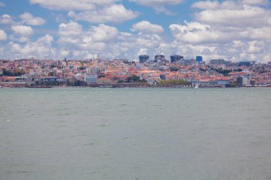 Lizbon şehir ve Tagus nehri Panoraması
