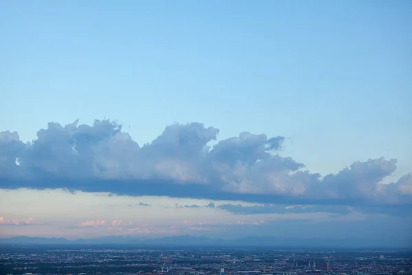 Akşamları Münih Bulutlar — Stok fotoğraf