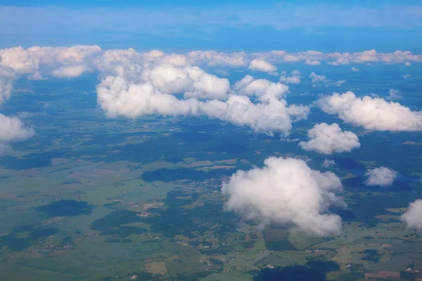 Paisagem Aérea Com Nuvens Voadoras Acima Terra — Fotografia de Stock