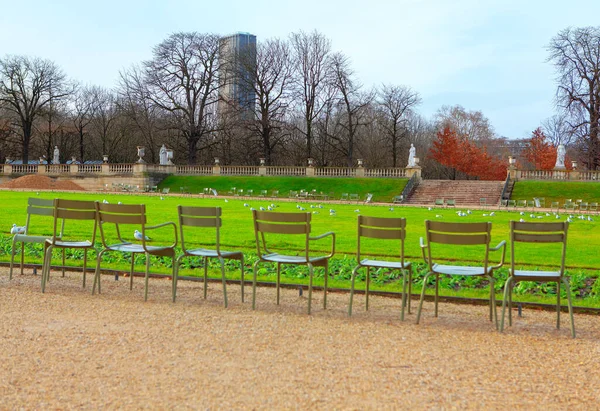 Θέσεις Χωρίς Άτομα Στο Parisian Park Luxembourg Gardens Χωρίς Επισκέπτες — Φωτογραφία Αρχείου