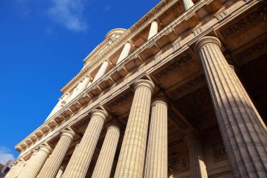 Paris 'te Pantheon' un büyük sütunları
