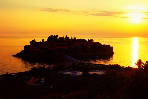 Pôr Sol Sobre Ilha Sveti Stefan Mar Adriático — Fotografia de Stock