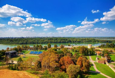 Belgrad 'da Tuna Nehri' nin havadan görünüşü. River Shore Stadyumu