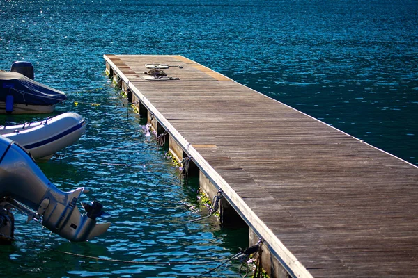 Seebrücke Umgeben Von Meerwasser Teilansicht Moderner Yachten — Stockfoto