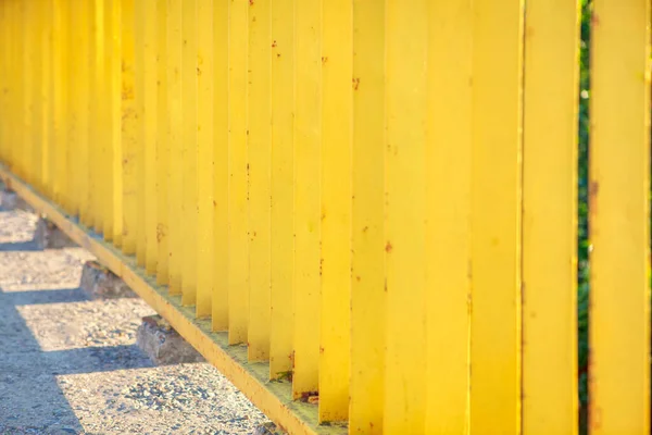 Ponte Balaustrada Metal Colorido Amarelo — Fotografia de Stock