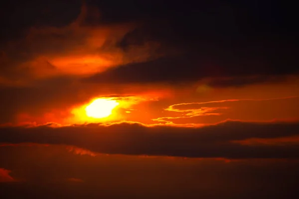 Dramatické Nebe Slunečním Paprskem Nádherné Nebe Soumraku — Stock fotografie