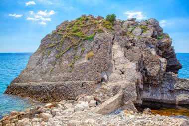 Taş adacık. Tropik ada manzarası