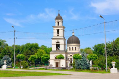 Chisinau Katedrali. Başkent Moldova. Çan Kulesi ve Kishinev 'de Tanrı' nın Doğumu Katedrali. Moldova 'nın Bağımsızlık Günü 27 Ağustos' ta 