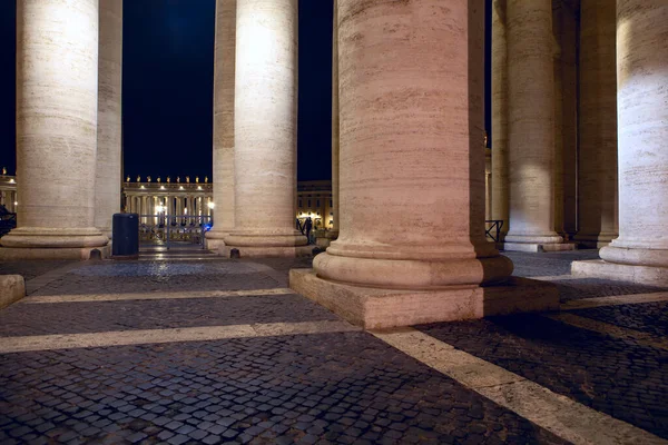 Колоннады Площади Святого Петра Ватикане — стоковое фото