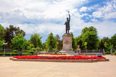 Chisinau 'daki Büyük Anıt Stephen. Moldova Başkentinde Central Park 