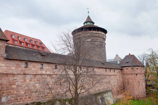 Muro Esterno Torre Del Castello Norimberga Fortezza Medievale Baviera Germania — Foto Stock