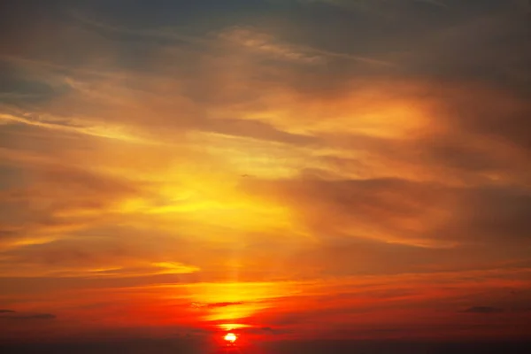 Puesta Sol Cielo Rojo Fantástico Paisaje Con Puesta Sol — Foto de Stock