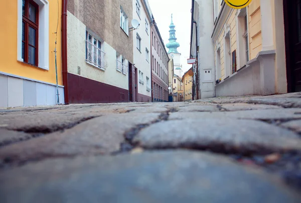 Utsikt Över Gatan Centrala Bratislava Och Entréporten Gamla Stan — Stockfoto