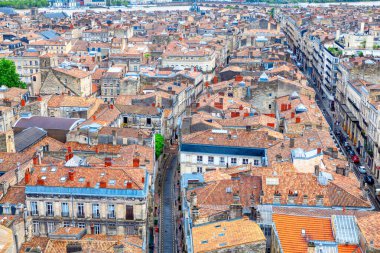 Eski Bordeaux şehrinin havadan görünüşü 