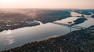 Bir yükseklikten Kiev