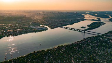 Bir yükseklikten Kiev