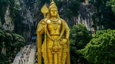 Lord erdal Hindu Tanrı heykeli Malezya zaman atlamalı 4k Batu mağaraları ve turistik akışında