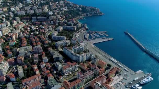 Widok z lotu ptaka morskiego portu i przystani z luksusowych jachtów w Port de Nice we Francji 4k — Wideo stockowe