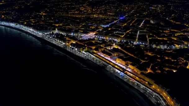 4K antenn Hyperlapse Night Nice Frankrike strandpromenad, Medelhavet utsikt. Night City flygvy. — Stockvideo