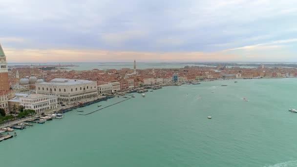 Vista aérea del dron sobre Venecia, Italia. Plaza San Marco . — Vídeo de stock