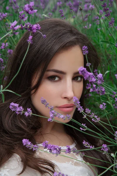 Mooie Vrouw Portret Lavendel Closeup Schoonheid Portret Stockfoto