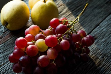 Kırmızı üzümlü sakin bir hayat