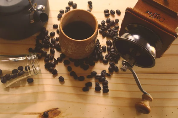 Masih Hidup Dengan Biji Kopi Dan Penggiling Kopi Latar Belakang — Stok Foto