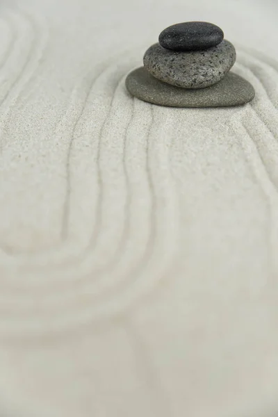 Jardín Zen Pirámides Piedras Zen Blancas Grises Sobre Arena Blanca — Foto de Stock