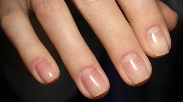 Prachtige Vrouwelijke Handen Zachte Nagels Manicure — Stockfoto