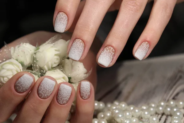 Delikatny French Manicure Stary Stół — Zdjęcie stockowe